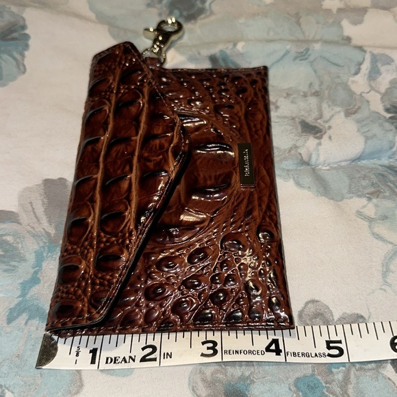 Brahmin Pecan Croc Embossed Clip on Envelope Bag EUC - Picture 3 of 10